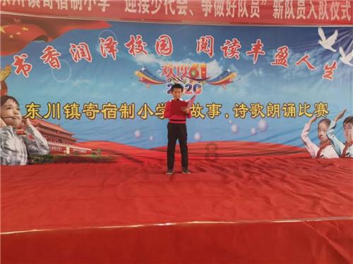 张瑜亲身示范：不烫老年头、不穿老年装，66岁都没有“大妈感”