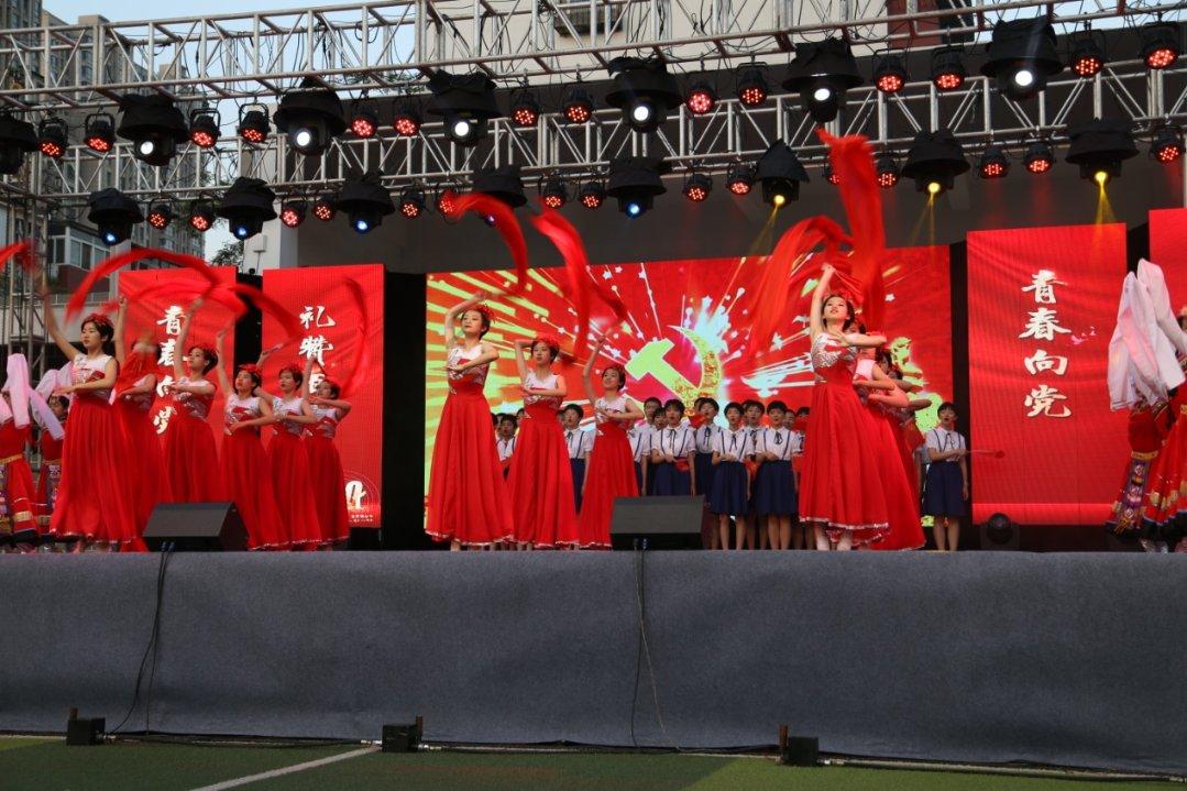 乡村大集逃犯摆摊卖菜，民警慧眼识破当场智擒