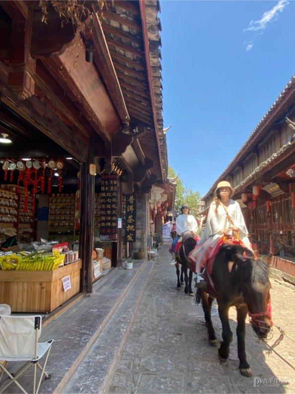 石家庄市栗胜路小学开展二年级乐考闯关活动